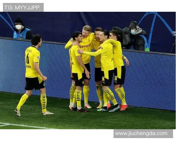 当今足坛最炙手可热的明星球员是谁引发了全球球迷的热议与关注