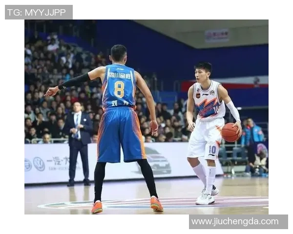 重庆篮球队强势领跑全国锦标赛积分榜积分达到70分引发关注 重庆篮球队强势领跑全国锦标赛积分榜积分达到70分引发关注