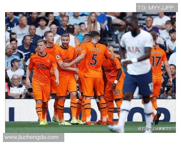 重温经典赛事香港足球明星队精彩重播带你回顾辉煌时刻 重温经典赛事香港足球明星队精彩重播带你回顾辉煌时刻